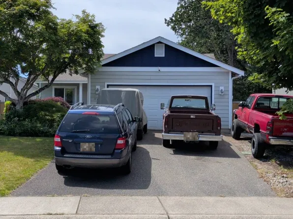 17726 37th Ave E, Tacoma, WA 98446