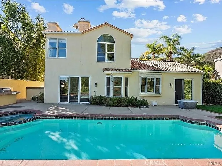 5 bed, 2798 sqft, $8,400 — Photo 3