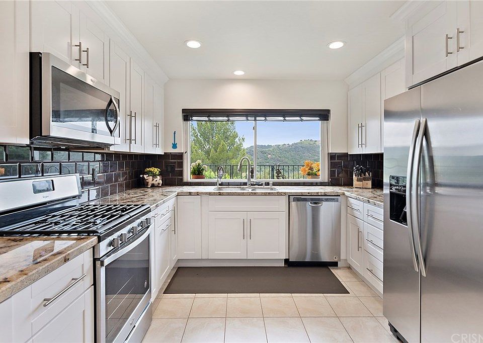 1st image of 3115 Hodler Dr