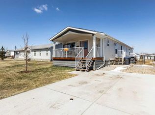 16 Baywood Line, Sylvan Lake, AB T4S 0A7