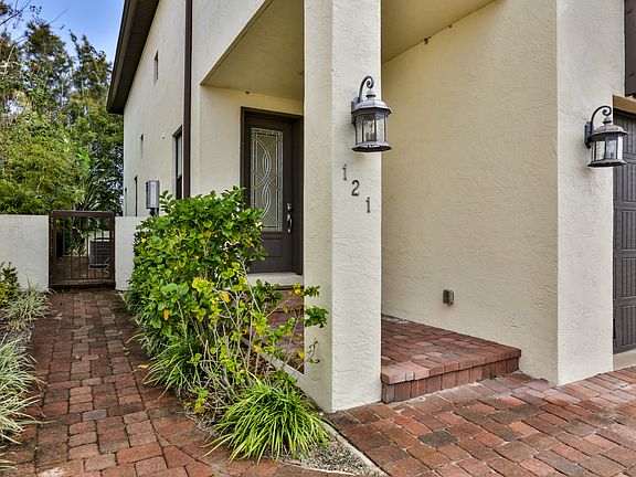 4th image of 121 Marina Bay Dr