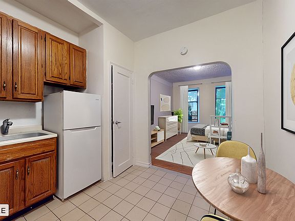 2nd image of 946 Columbus Ave APT 1D