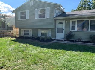 386 Cummings Rd, Vermilion, OH 44089