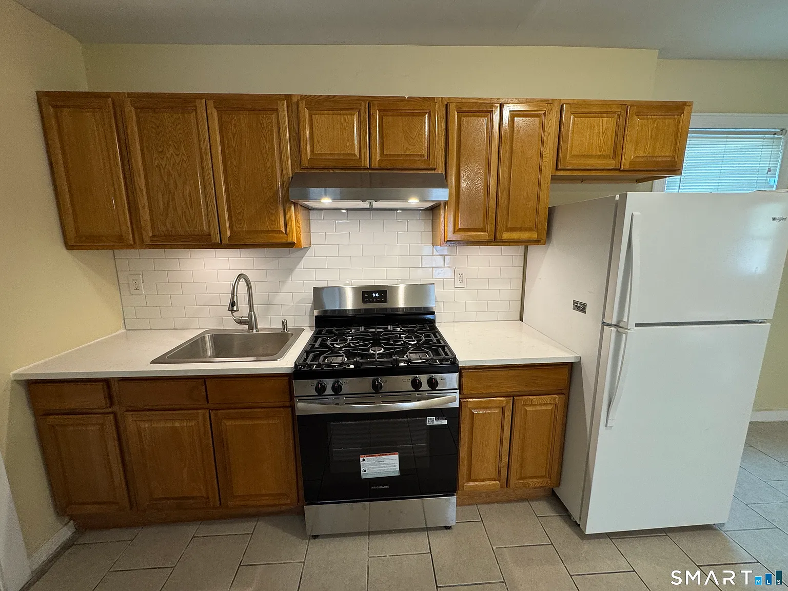 2 bed, 1.0 bath, 882 sqft, $1,800 — Photo 3
