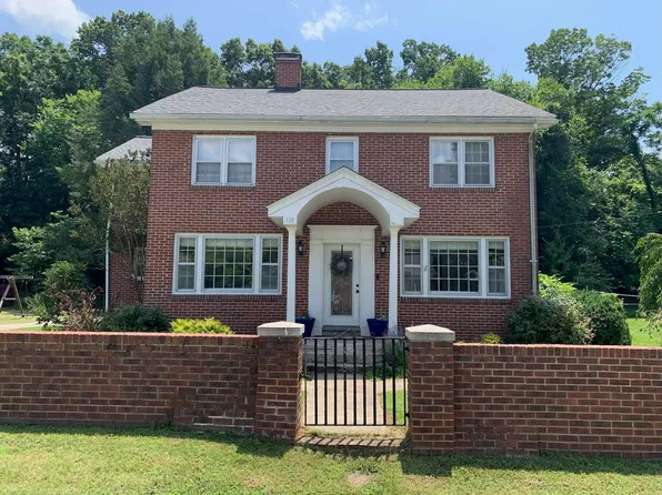 118 W 28th St, Buena Vista, VA 24416