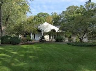 18 Canterbury Rd, Livingston, NJ 07039