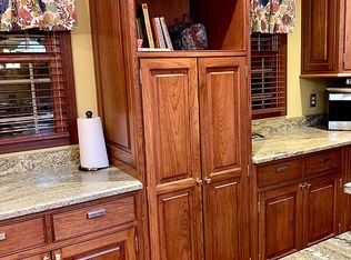 926 Paradise Rd, Grand Rivers, KY 42045