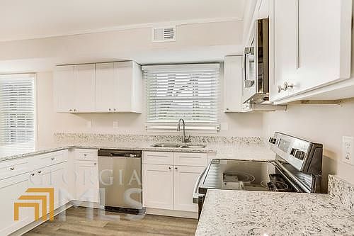 4th image of 989 Pine Cove Dr SW