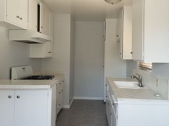 4th image of 2609 W Clark Ave APT C