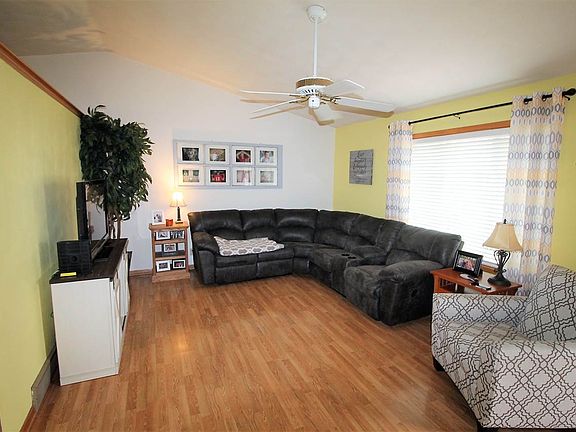 3rd image of 4426 Southwyck Dr