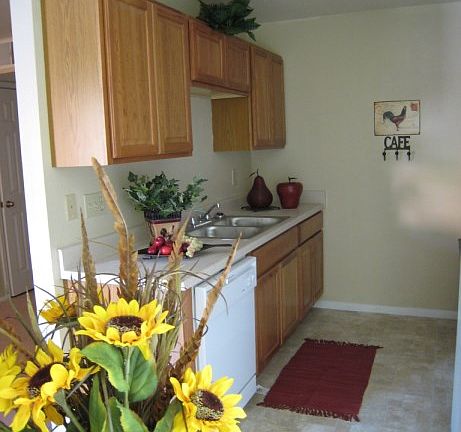 4th image of 13107 Wenonah Ave SE APT D