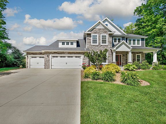4th image of 141 Sweet William Ln