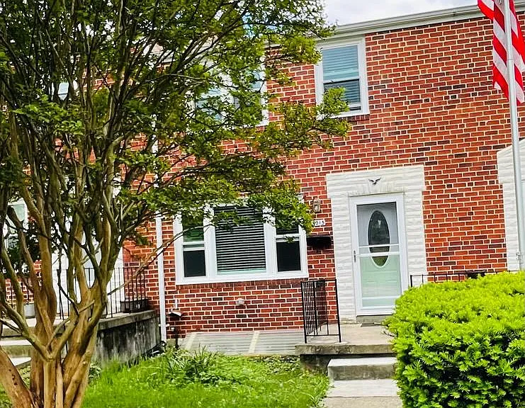 5015 Wilkens Ave — Photo 1