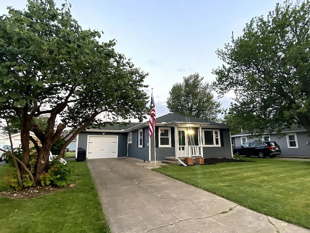 220 Walnut St photo 1
