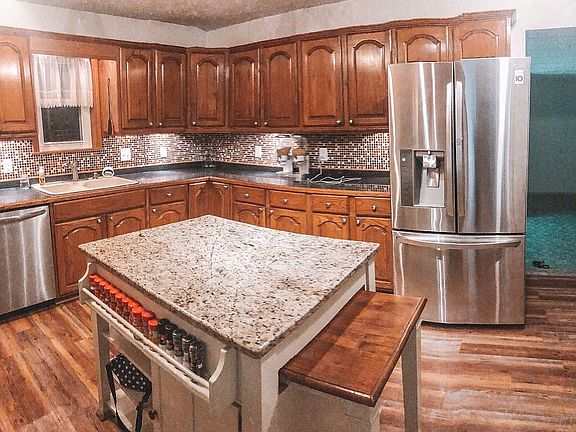 3rd image of 1 Mockingbird Ln
