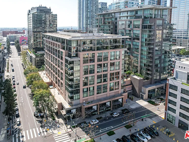 1111 S Grand Ave #716 — Photo 30