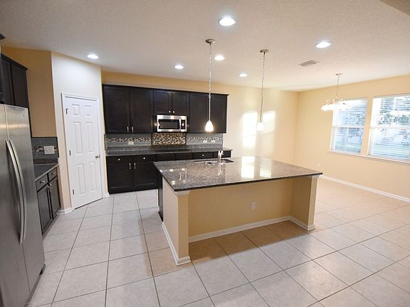 3rd image of 4744 Plantation Oaks Blvd