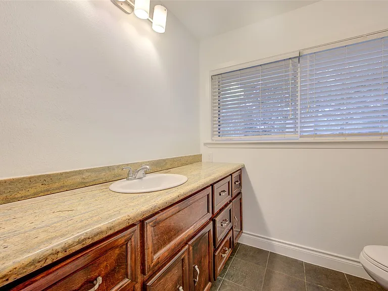 8439 Westview Dr — Photo 17