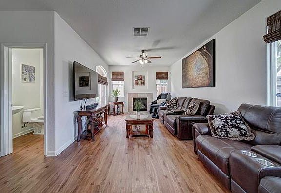 2nd image of 18 Bonack Pl