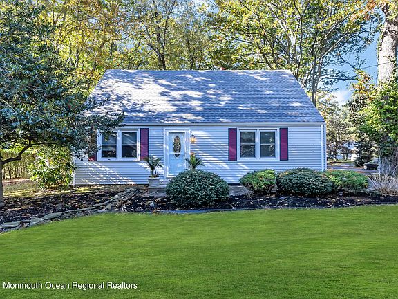2nd image of 96 Whale Pond Rd
