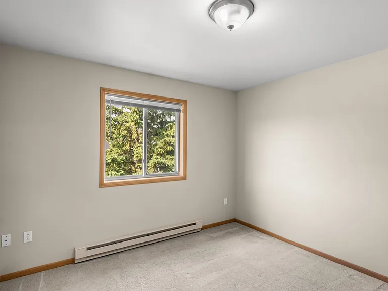 1508 Spruce Dr NE — Photo 9