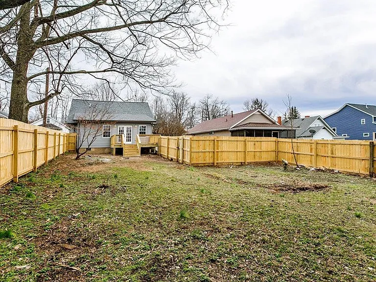 369 Preston Ave — Photo 16