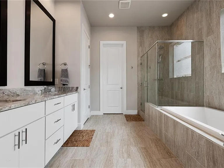 1305 Town Creek Dr #5 — Photo 18