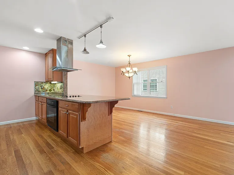 13 Humphrey Ave #1 — Photo 8