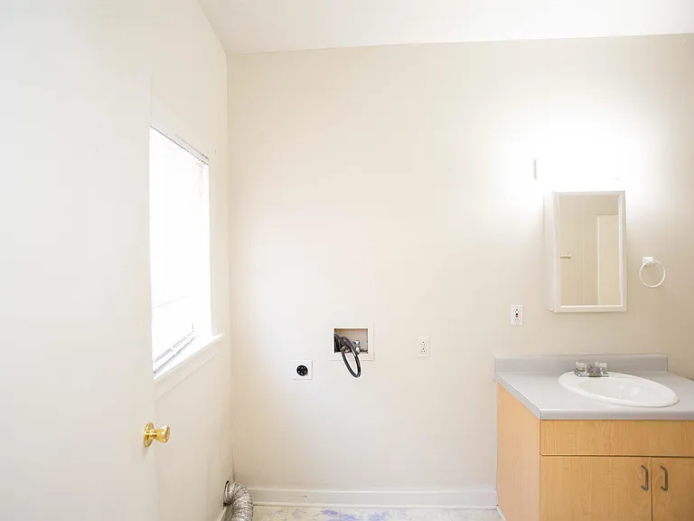 117 W 15th St #A — Photo 14