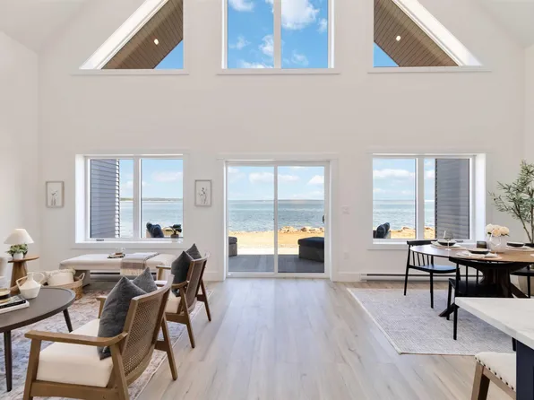 16 Compass Cove Ct, Fox Pt, NS B0J 1T0