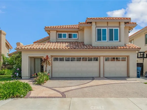 9042 Santiago Dr, Huntington Beach, CA 92646