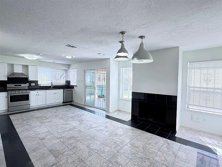 10106 Pear Limb Dr — Photo 9