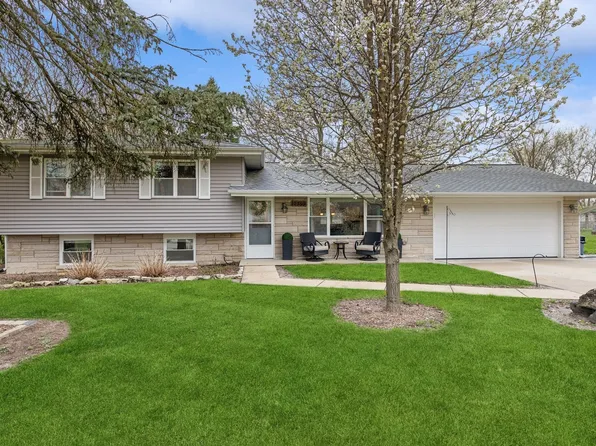 12359 W Warren Dr, Mokena, IL 60448