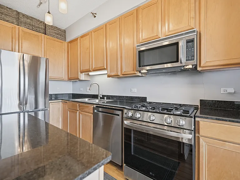 41 E 8th St #2905 — Photo 9