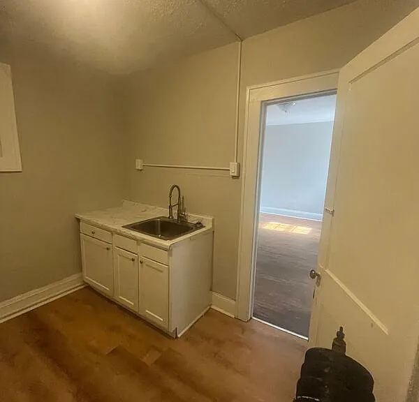 44 Genesee St #6 — Photo 8