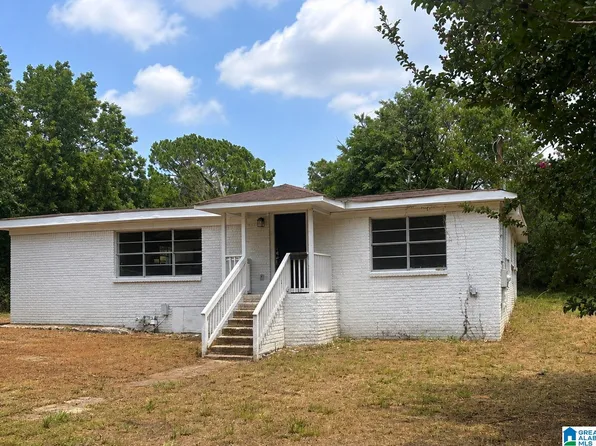 907 9th St SE, Graysville, AL 35073
