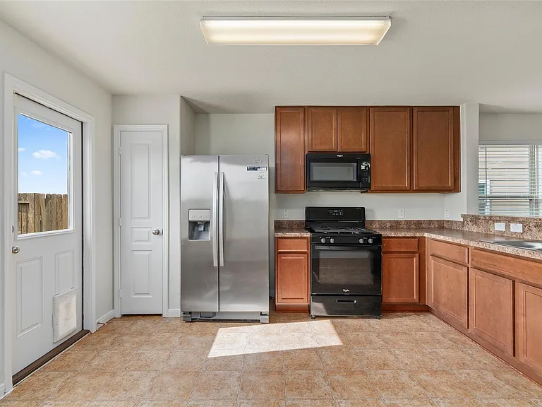 1323 Pease River Ln — Photo 12
