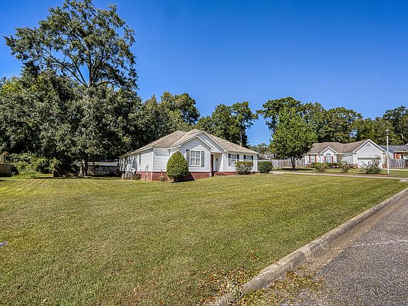 4th image of 408 Darlington Cir
