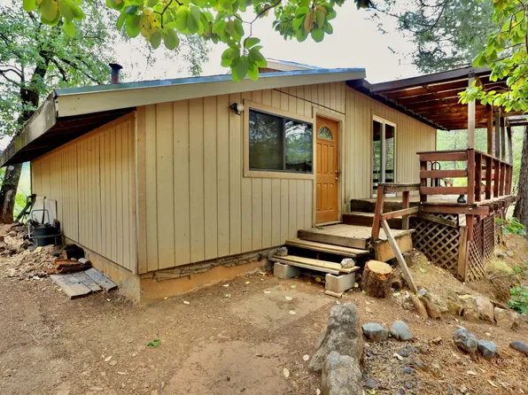 90 Berry Ln, Junction City, CA 96048