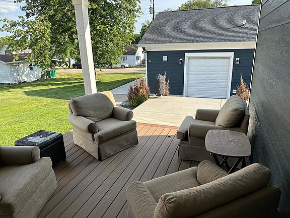 3rd image of 707 Ryall St