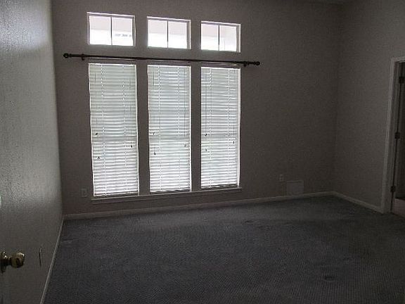 4th image of 8032 Torrey Pines Cir