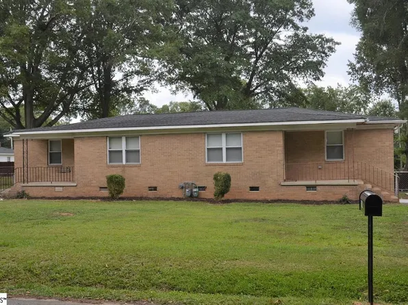 102-104 Pleasant Dr, Mauldin, SC 29662