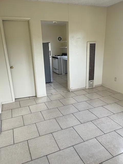 Building Photo - 1099 Turquoise St #2