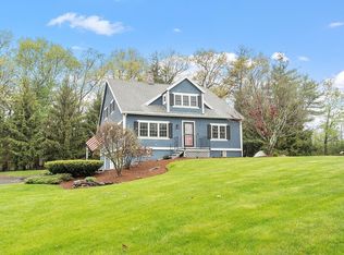 215 Legate Hill Rd, Leominster, MA 01453