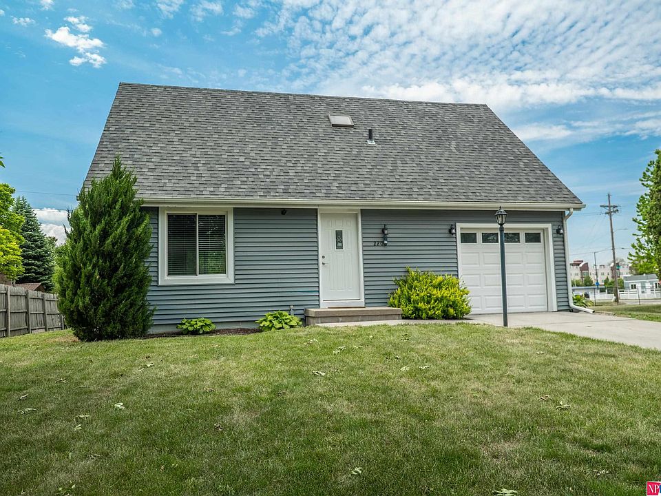 2208 Parker Cir, Omaha, NE 68110 Zillow