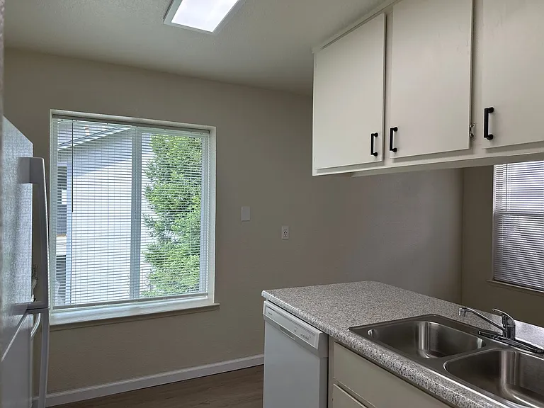 5840 Garfield Avenue — Photo 3