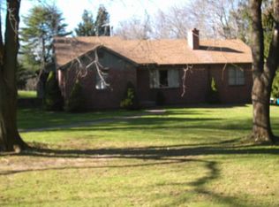 1070 Johnson Rd, Woodbridge, CT 06525