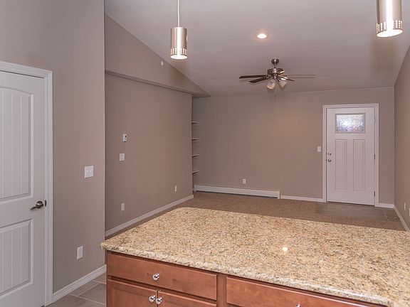 5th image of 521 Murphy Dr #B