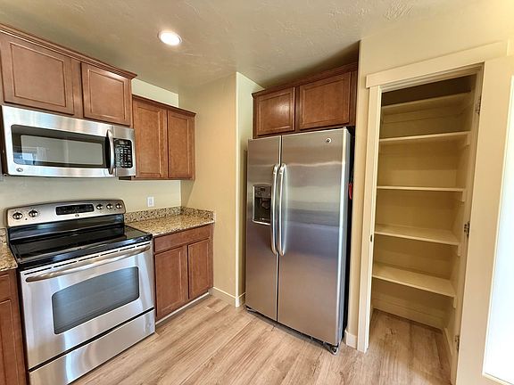 4th image of 14463 S Edgemere Dr