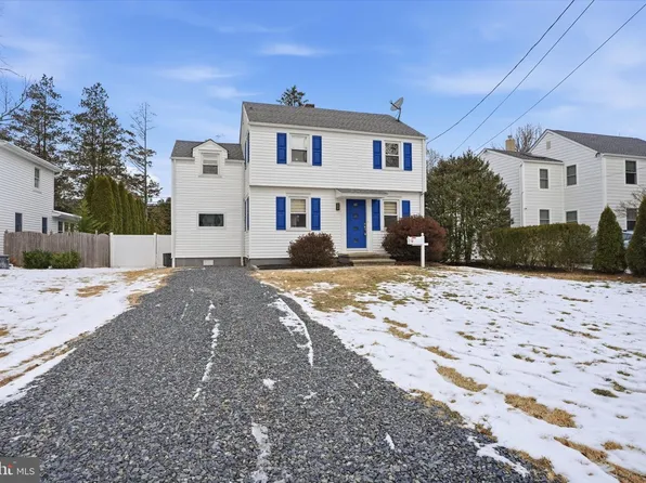 5 Willow Rd, Lawrence Township, NJ 08648